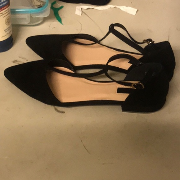 Black flats with a t-strap; never worn - Picture 2 of 3